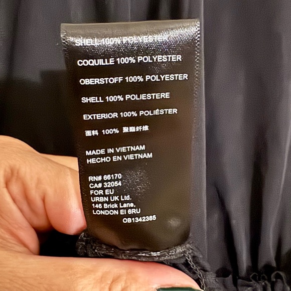 Urban Outfitters Black Cropped Zip Blouse - Picture 7 of 7